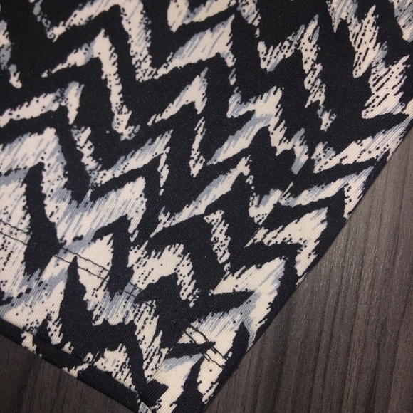 Cato Women’s Black & White Blazer Size Large - Picture 6 of 8